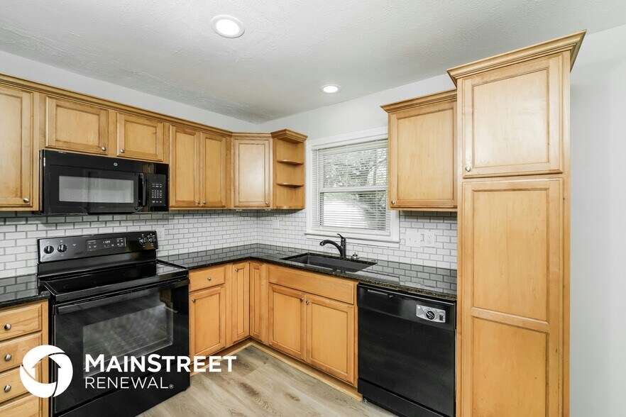 Building Photo - 7419 Sherrard Dr