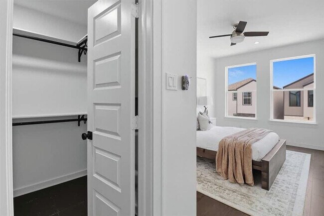 Building Photo - 2909 El Fenice Ln