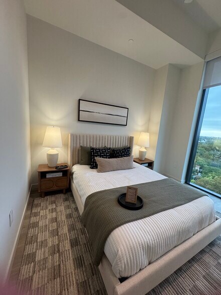 Building Photo - 95 NW 30th Ave