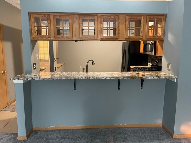 Building Photo - 703 Blossom Ct