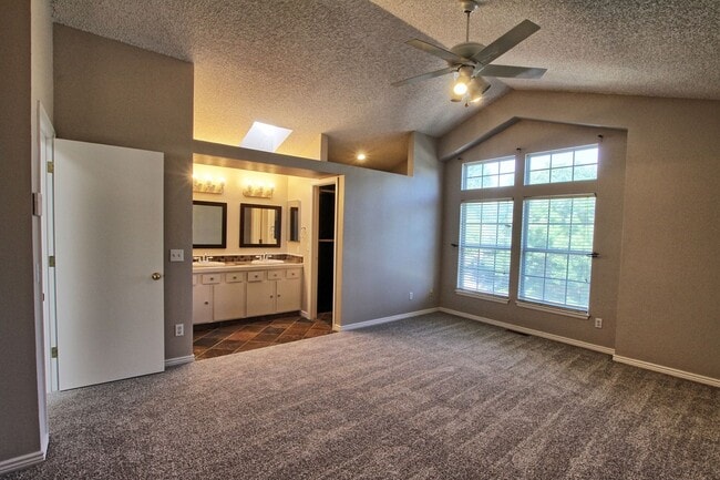 Building Photo - 17048 Campo Dr