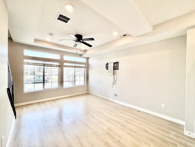 Building Photo - 153 E Brushy Canyon St