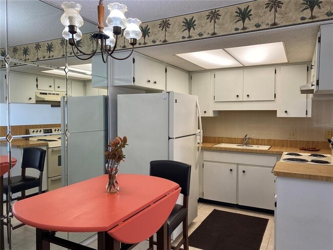 Building Photo - 4377 Tahitian Gardens Cir