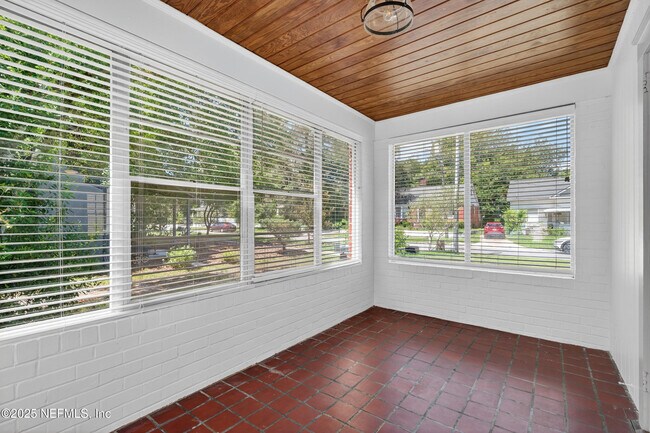 Building Photo - 1519 Belmonte Ave