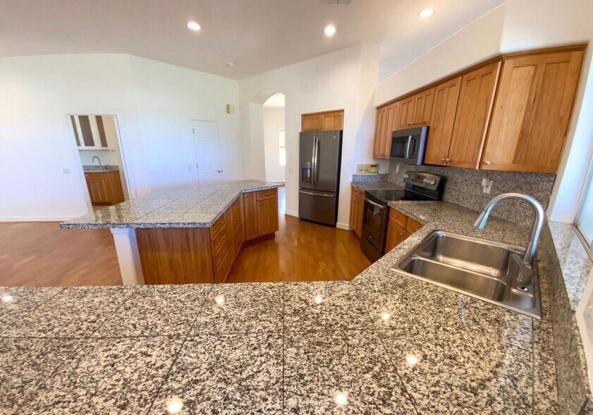 Building Photo - 7920 N 175th Ave