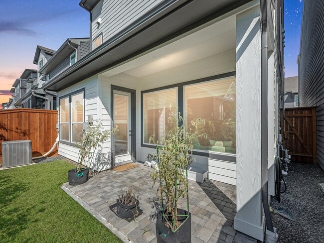 Building Photo - 16011 Mason Run Dr