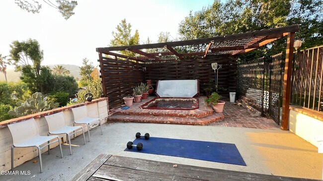 Building Photo - 8625 Delmonico Ave
