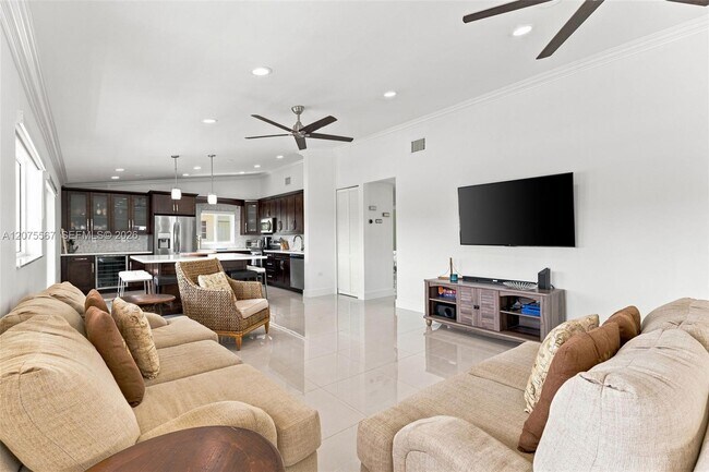 Building Photo - 203 Gulfview Dr