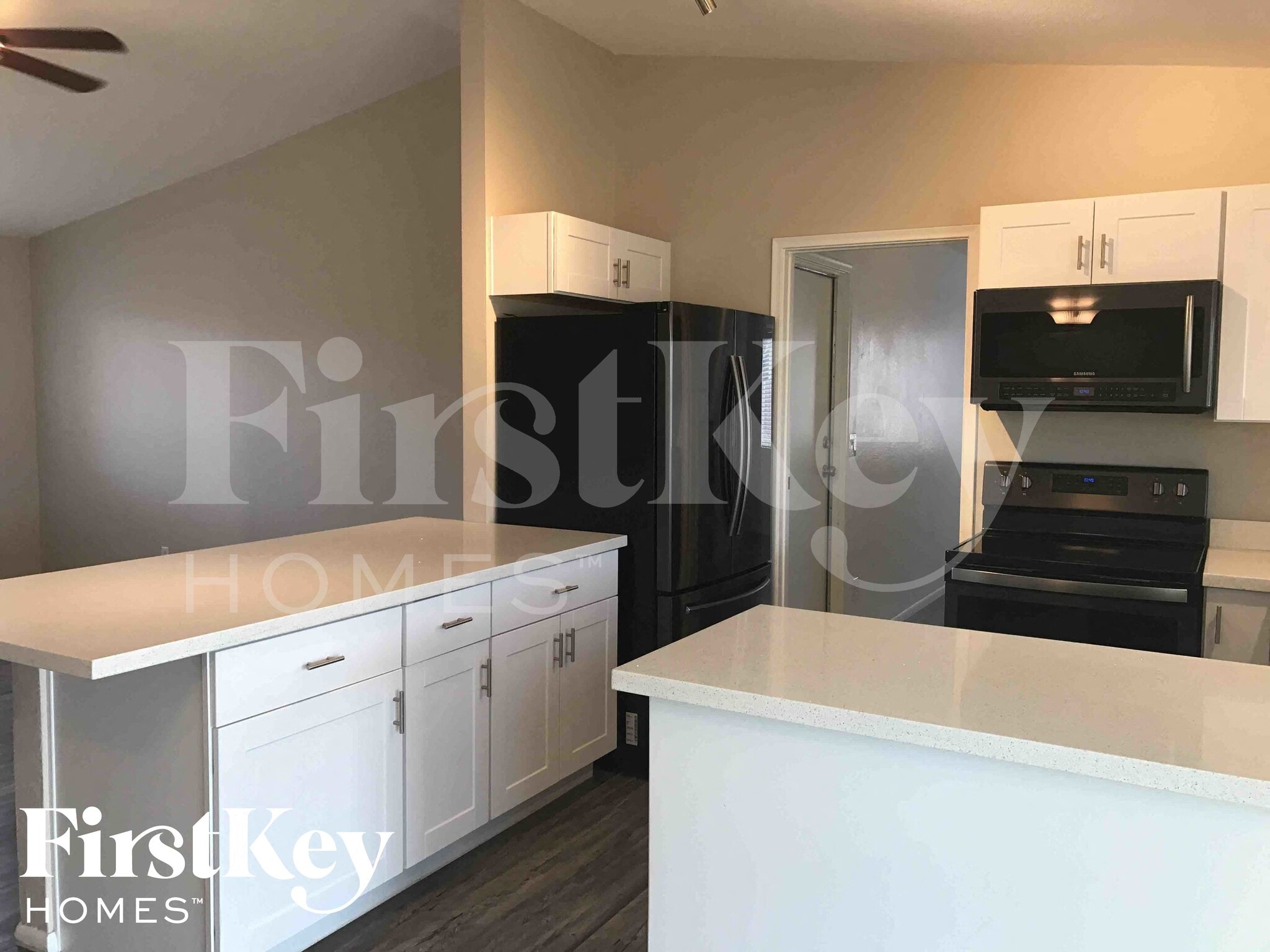 Building Photo - 1444 N Ananea