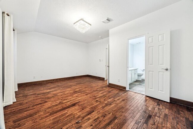 Building Photo - 227 Blushwood Pl