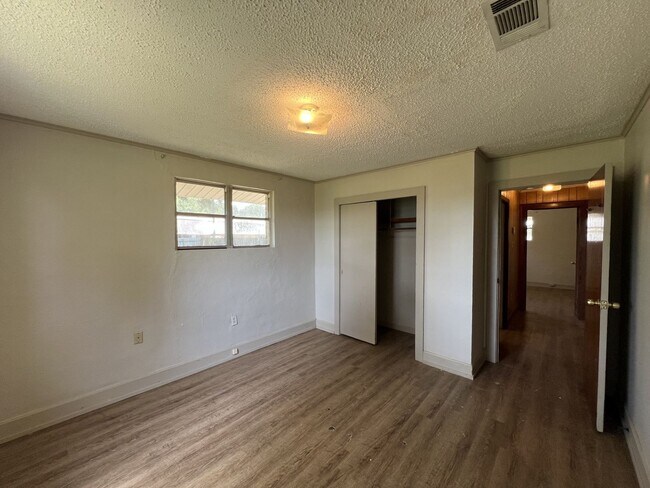 Building Photo - 12406 Burgess Ave