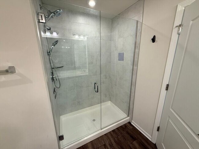 Building Photo - Lake Orion Townhome for Rent – 3 Bed, 2.1 Bath | 1,858 Sq Ft | $3,000/month