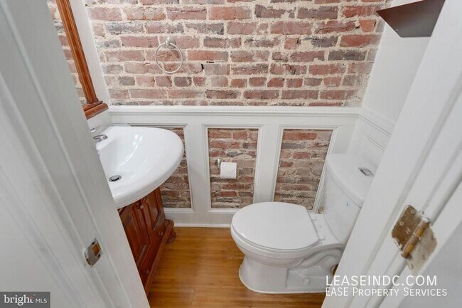 Building Photo - 21 Q St NW