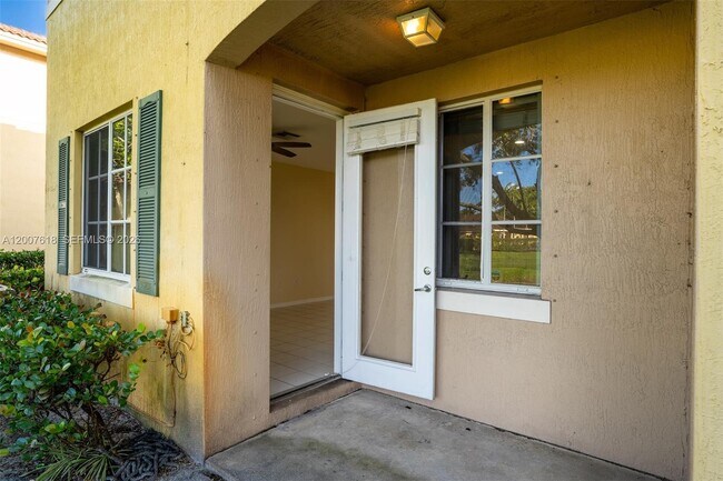 Building Photo - 6051 SW 19th Pl