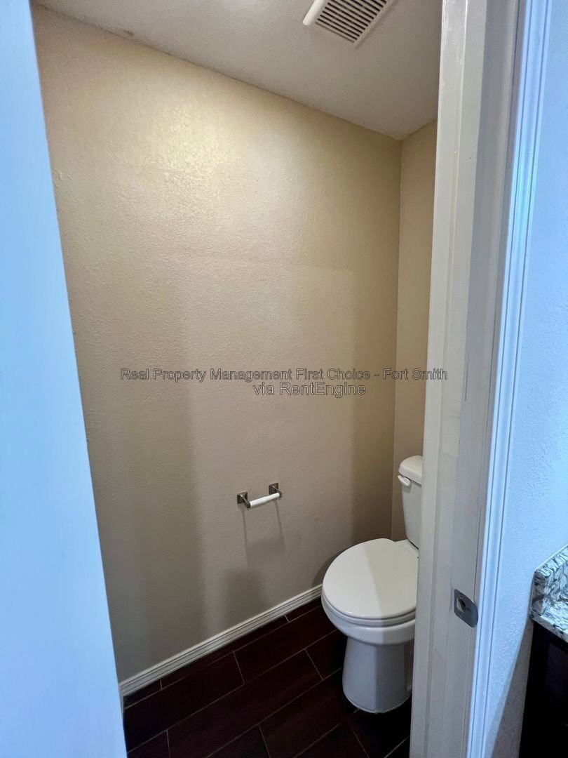 Building Photo - 507 Ridge Point Dr