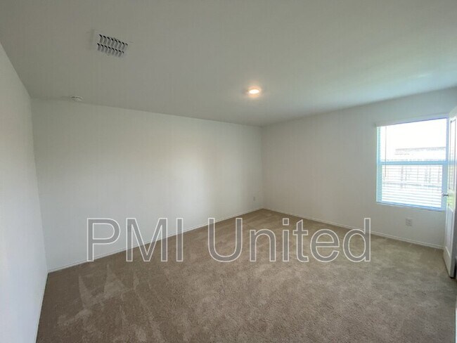 Building Photo - 1361 Plum Rd