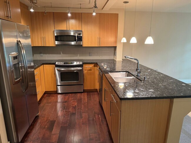 Building Photo - 1bd/1ba Bellevue Condo