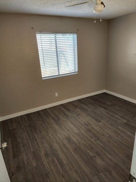 Building Photo - 590 W 18th Ave