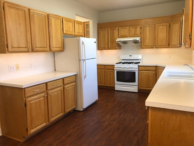 Building Photo - 265 NW Terre View Dr