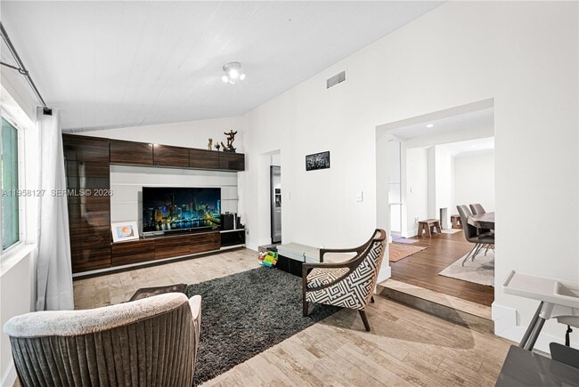 Building Photo - 295 De Leon Dr