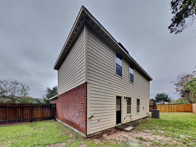 Building Photo - 10200 Red Fern Ct