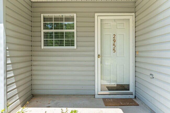 Building Photo - 2955 Sholtz Ave
