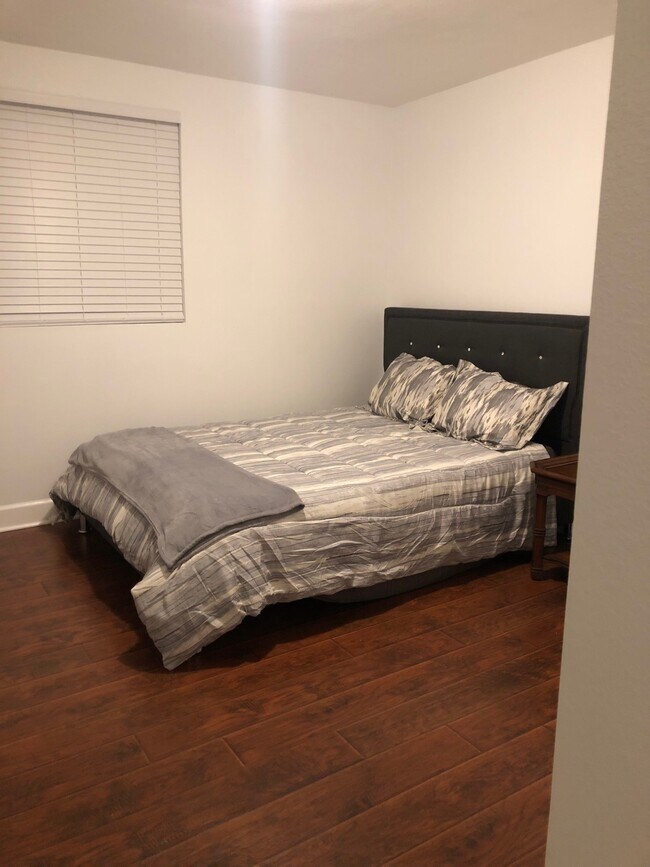 Building Photo - 14331 Cedarwood St