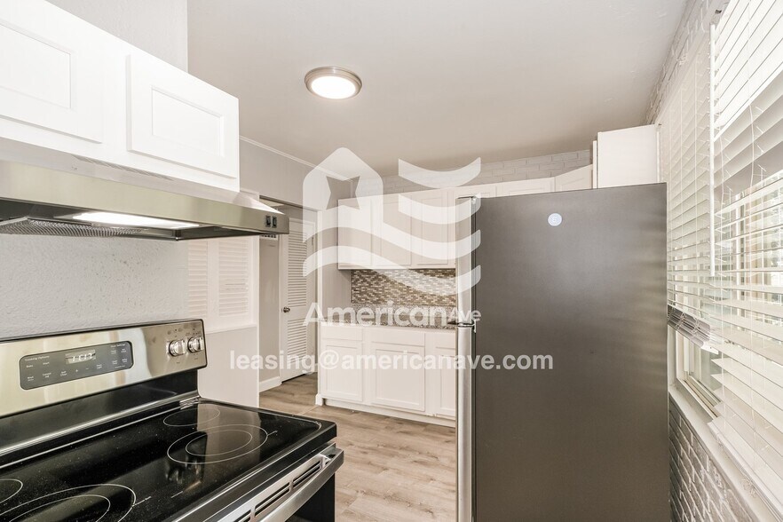 Building Photo - 9730 Lanier Dr