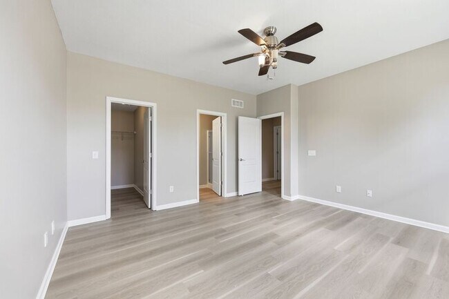 Building Photo - 6136 Deansboro Dr