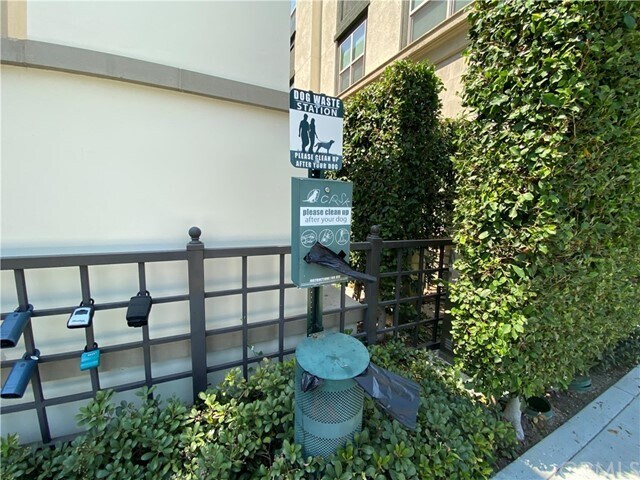 Building Photo - 524 S Anaheim Blvd