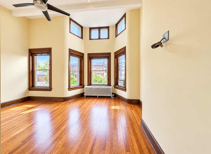 Bright master suite on 3rd floor with walk in closet and soaring ceilings - 2322 1st St NW