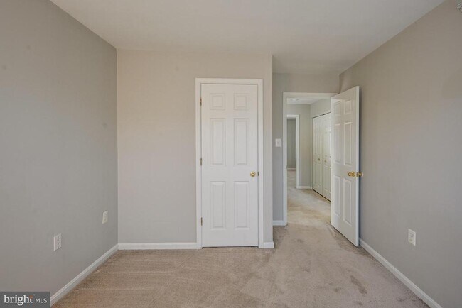 Building Photo - 4624 Kings Mill Way