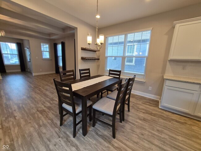 Building Photo - 14221 James Dean Dr