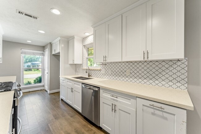 Building Photo - 2515 Blue Willow Dr