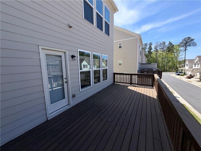 Building Photo - 361 Watson Ave