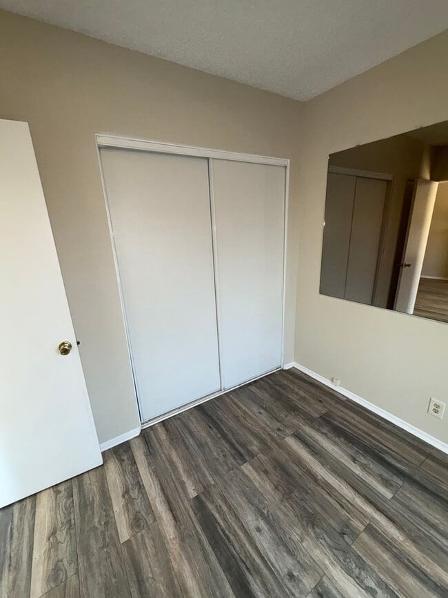 Building Photo - $1,895- ALL UTILITIES INCLUDED- BEAUTIFUL ...