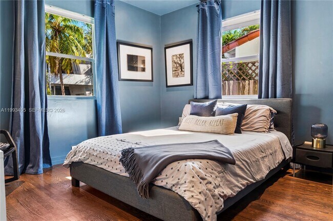 Building Photo - 738 NE 72nd Terrace