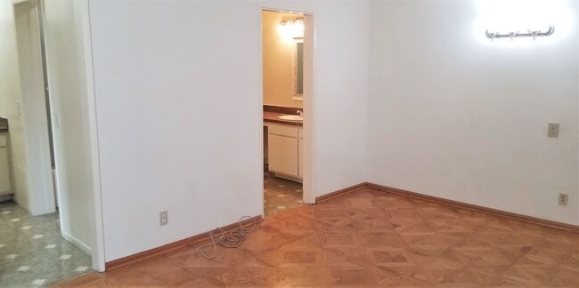 Building Photo - Luxurious 2 Bedroom, 2 Bath Condo in the Heart of Prime Hollywood