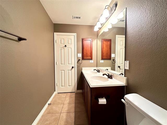 Building Photo - 9409 Fenway Dr
