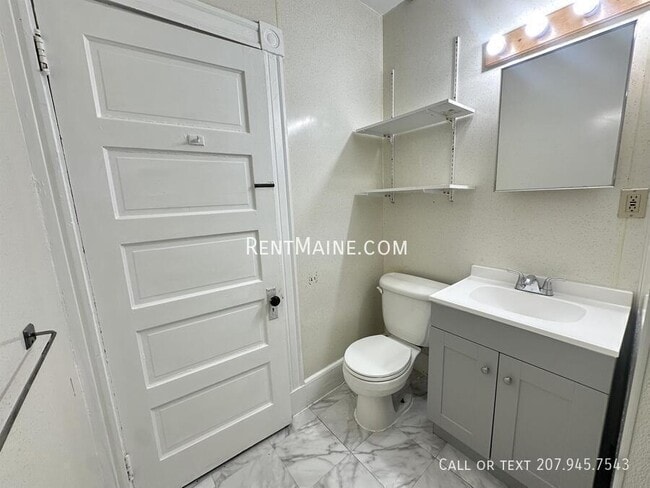 Building Photo - 99 Sanford St