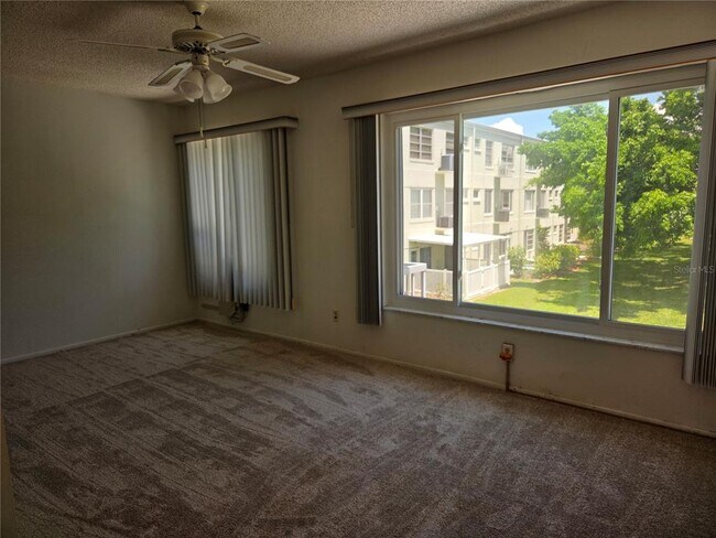 Building Photo - 2256 Philippine Dr