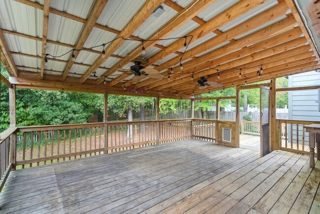 Building Photo - Covenient location in Fox Ridge subdivisio...