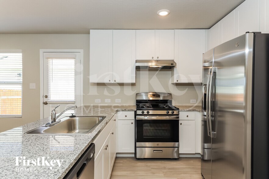 Building Photo - 10719 Prusiner Dr