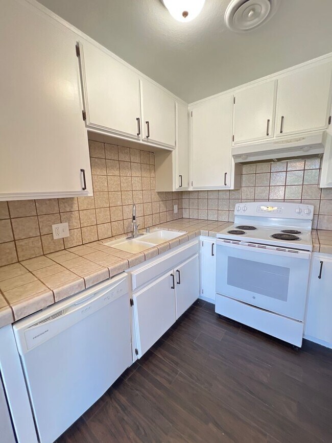 Building Photo - 6811 Klamath Way