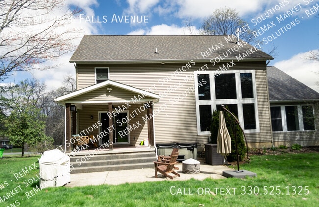 Building Photo - 143 Munroe Falls Ave