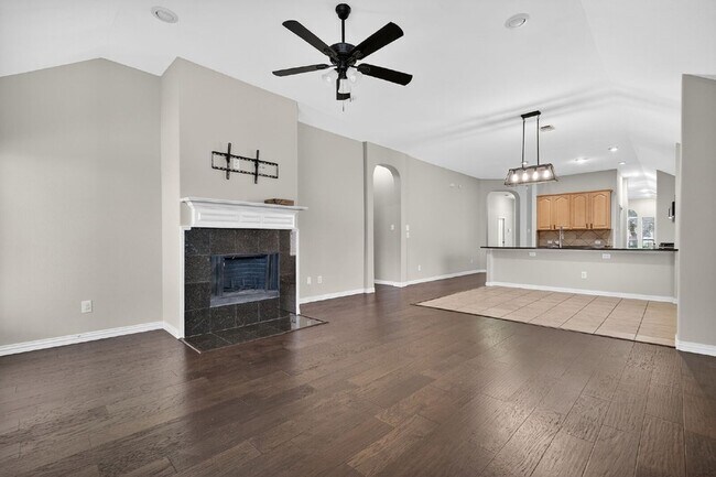 Building Photo - 4353 Mountain Crest Dr