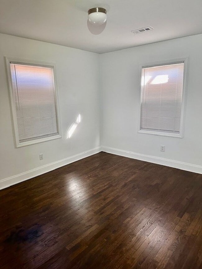 Building Photo - Recently Renovated 2 Bedroom 1 Bath Home AVAILABLE NOW . ($500 OFF IF MOVEIN BY April 1, 2026)