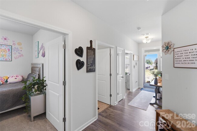 Building Photo - 116 Camdenbrush Trl