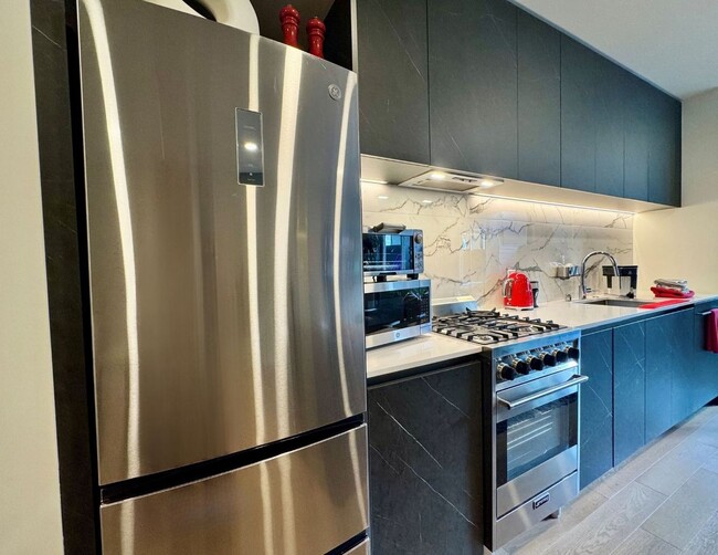 Building Photo - Maison à SOMA  |Secured Smart Access. Mode...