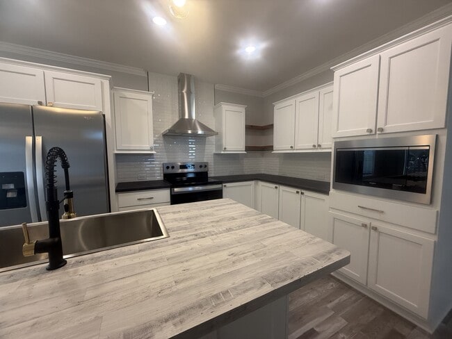 Building Photo - 5657 Camelford Ct